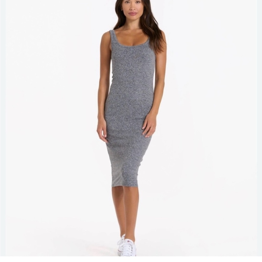 Vuori Halo Essential Dress